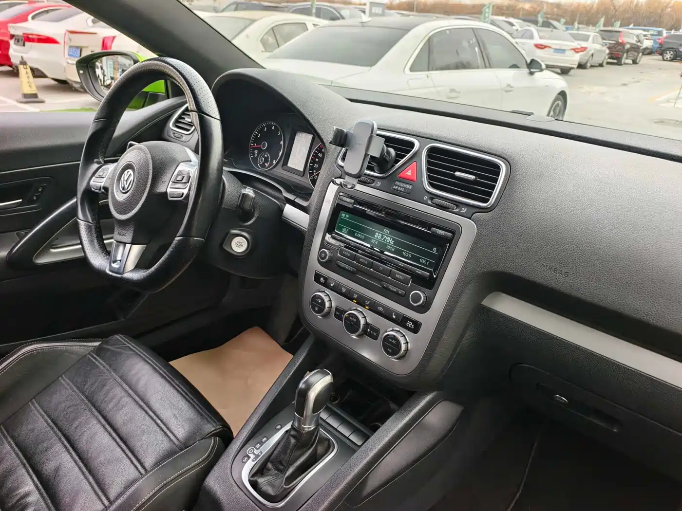 Volkswagen Scirocco 2011 2.0TSI Luxury фото 17