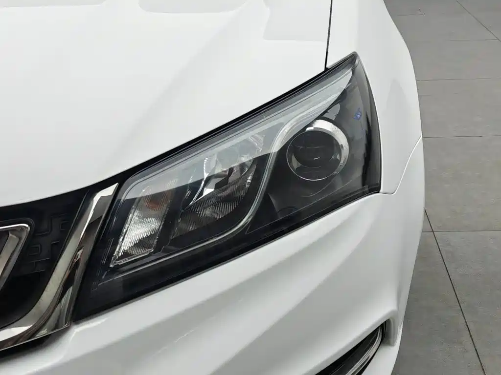 Фото 7 - Geely Emgrand