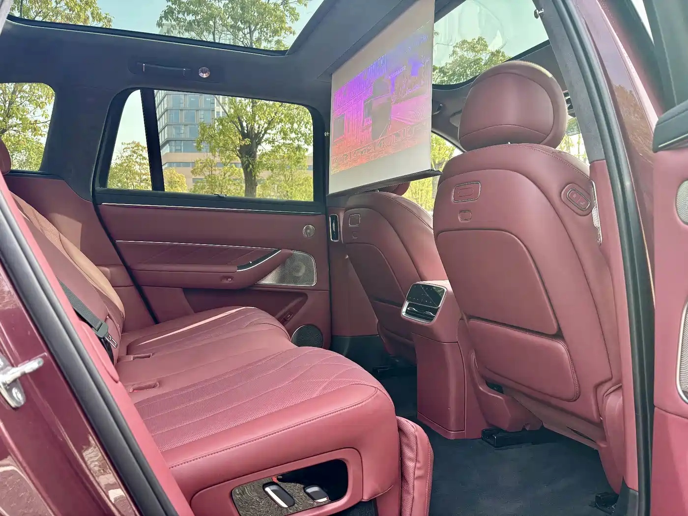 AITO Wenjie AITO M8 2025 Model Extended Range Ultra Edition 53.4kWh 5-Seater фото 6