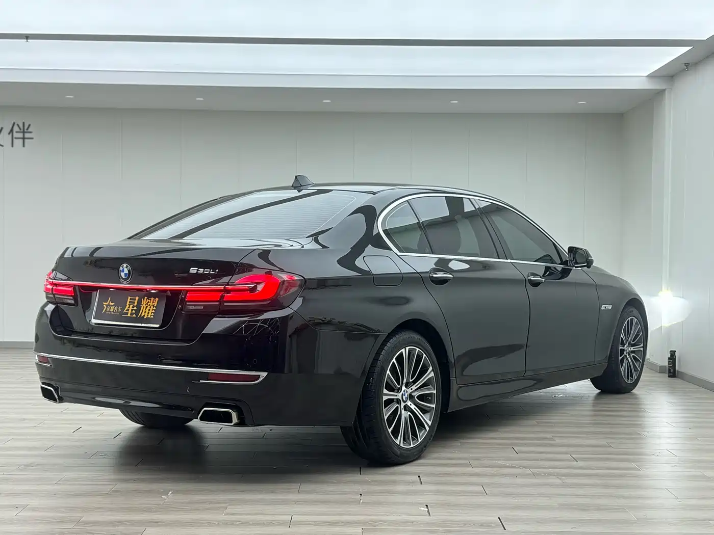 BMW 5 Series 2014 525Li Luxury Design Package фото 18