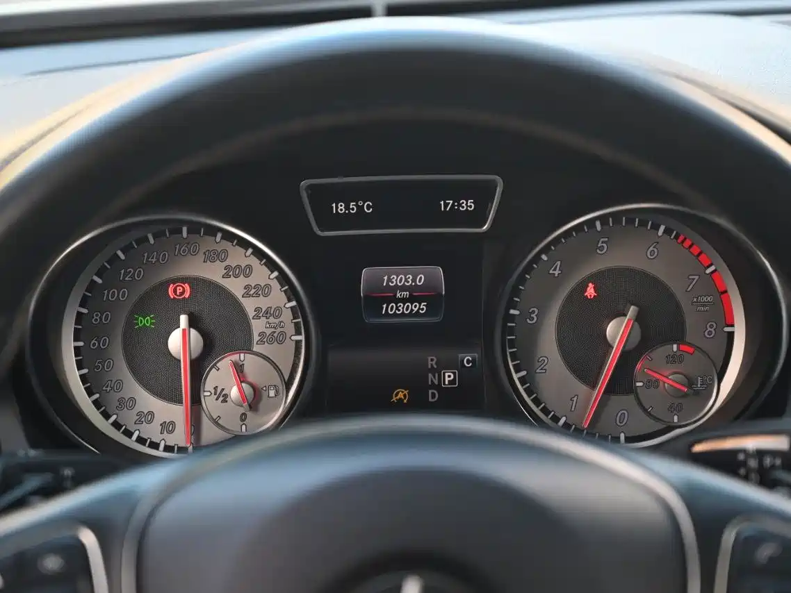 Mercedes-Benz GLA 2016 GLA 220 4MATIC Fashion фото 7