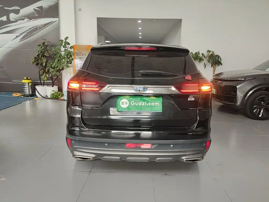 Фото 6 - Geely Atlas