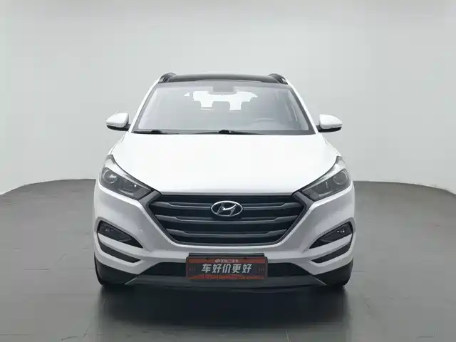 Hyundai Tucson 2018 1.6T DCT 2WD 15th Anniversary Special Edition — фото 3