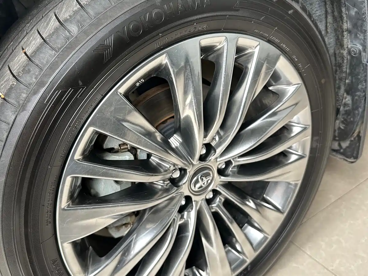 Toyota Highlander 2024 2.5L Smart Hybrid FWD Luxury 7-Seater фото 26