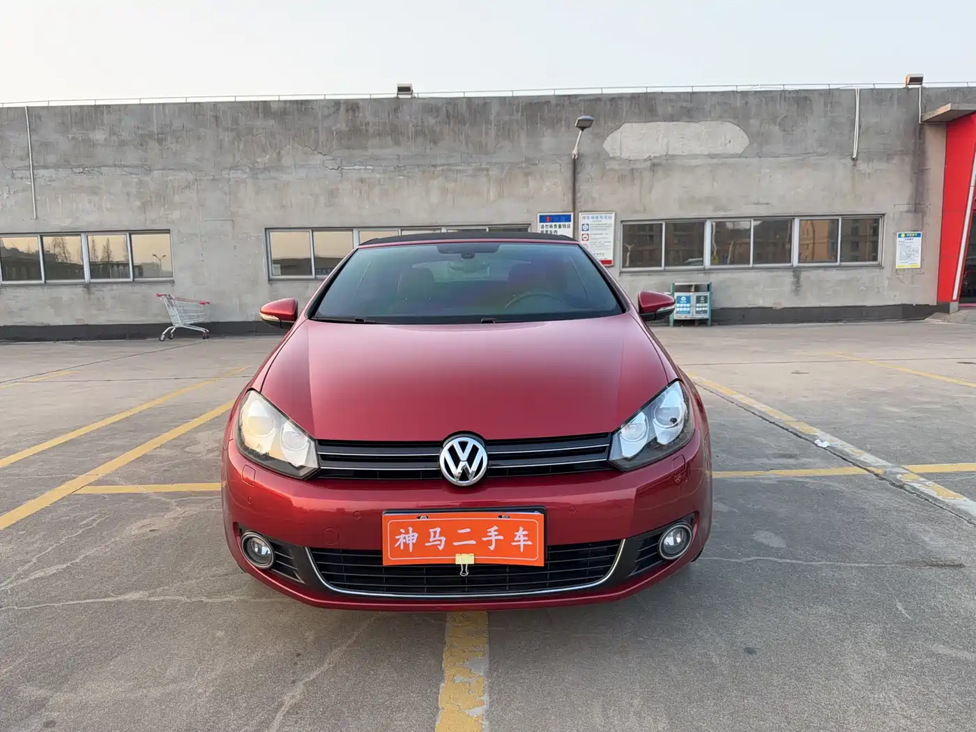 Volkswagen Golf (Import) 2012 1.4TSI Luxury Convertible Edition фото 2