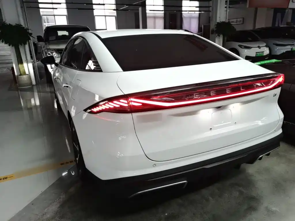 Geely Galaxy Galaxy L6 2025 2024 125km PLUS Soaring Dragon Edition