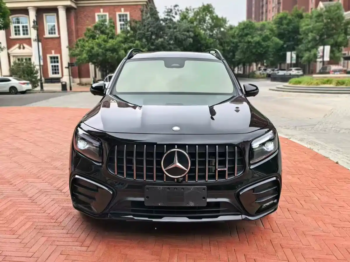 MERCEDES-BENZ GLB AMG