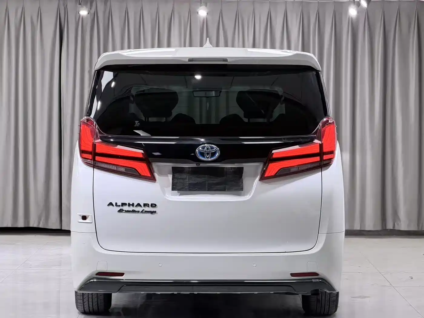 Toyota Alphard 2021 Hybrid 2.5L Premium фото 5