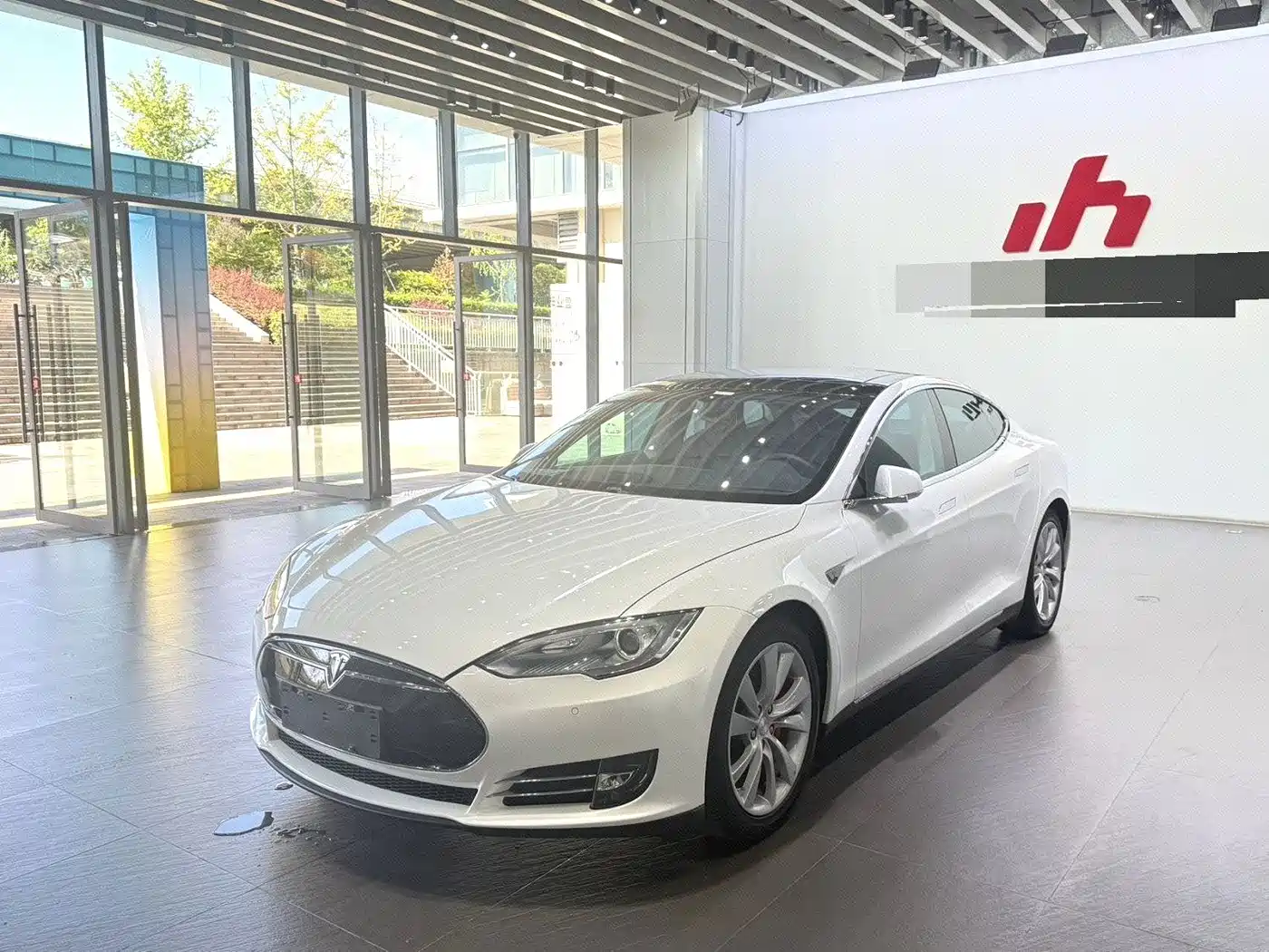 Tesla Model S 2014 2014 Model S P85
