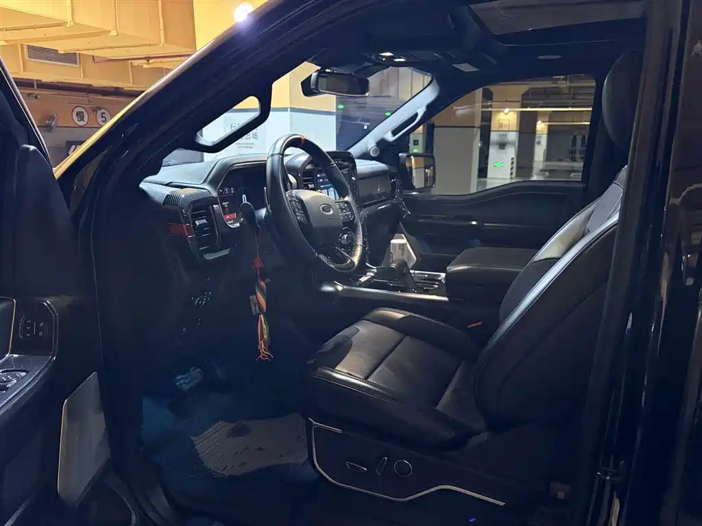 FORD F-150 RAPTOR