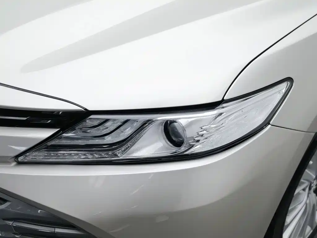 Фото 7 - Toyota Camry