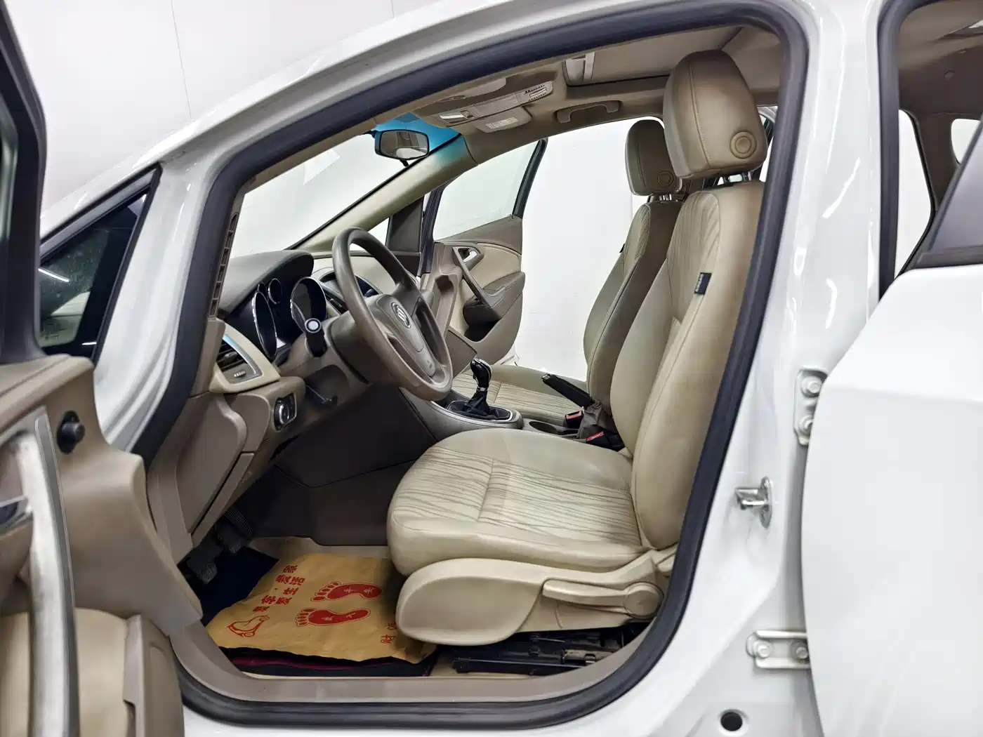 Buick Excelle 2013 Model GT 1.6L Manual Comfort фото 11