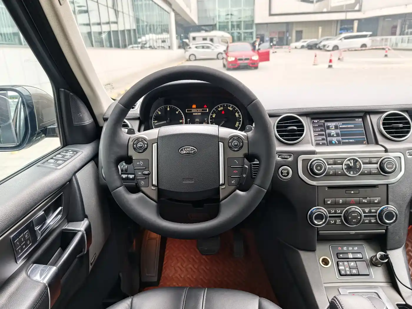 Land Rover Discovery 2015 3.0 SDV6 HSE Diesel фото 17