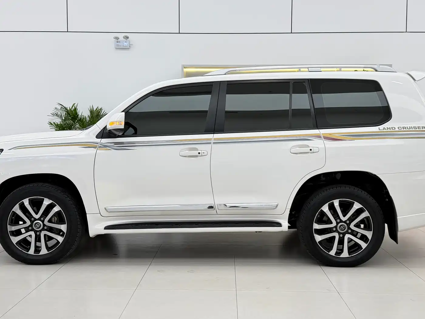 Toyota Land Cruiser 2012 4.0L Automatic VX фото 10