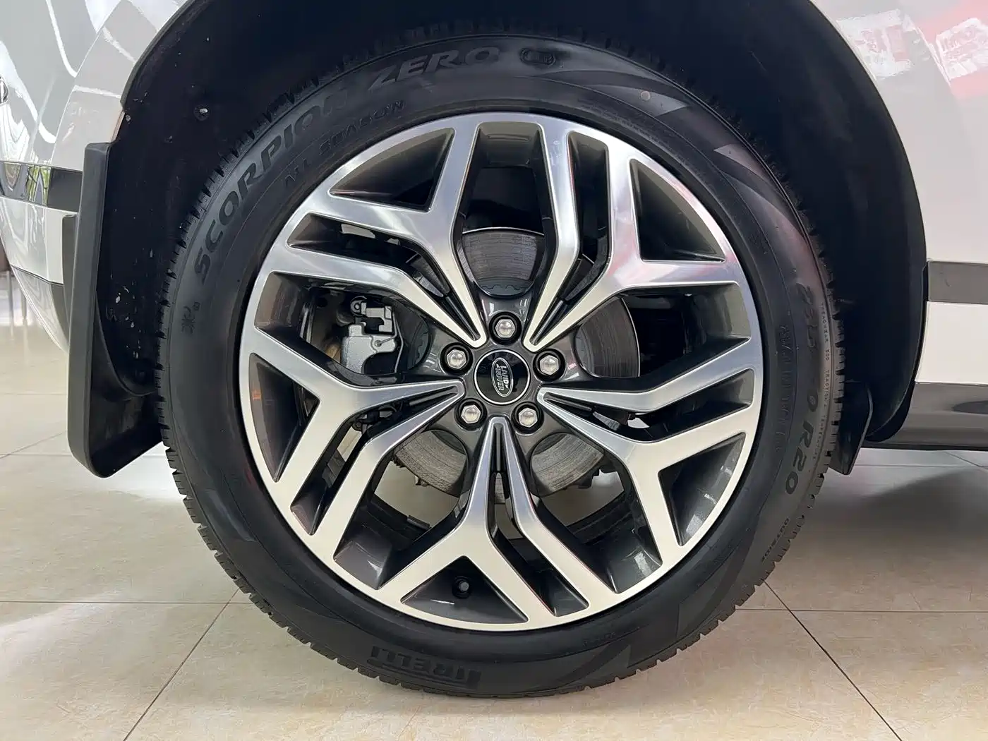 Land Rover Range Rover Evoque 2023 Range Rover Evoque L 249PS Luxury Edition фото 30