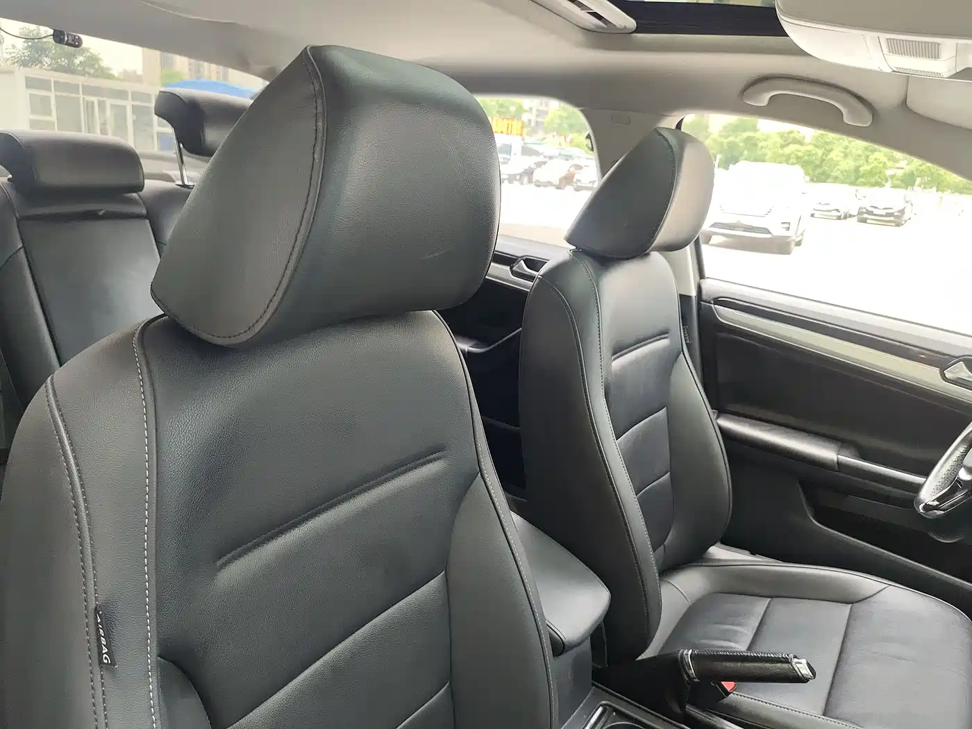 Volkswagen Sagitar 2017 1.6L Automatic Comfort фото 19