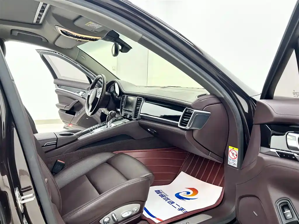 Porsche Panamera 2016 Panamera Edition 3.0T фото 8