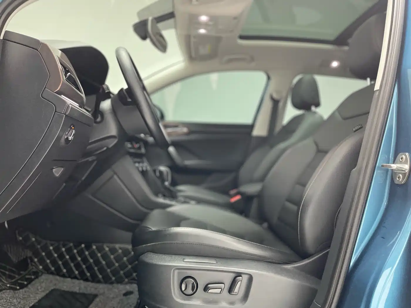 Volkswagen Tharu 2019 Model 330TSI 4WD Flagship Edition China VI фото 7