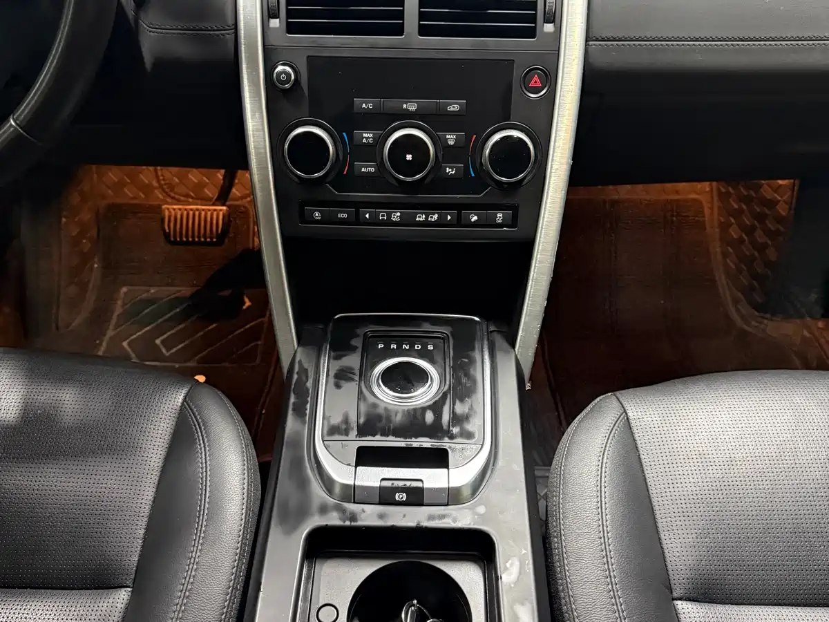 Land Rover Discovery Sport 2019 240PS SE Edition China V фото 12