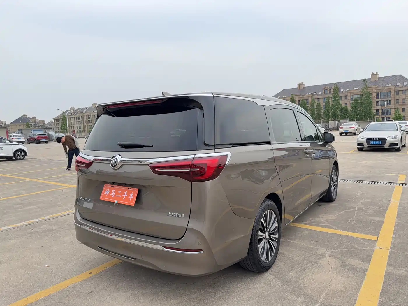 Buick GL8 2021 ES Landlord 653T Luxury фото 6