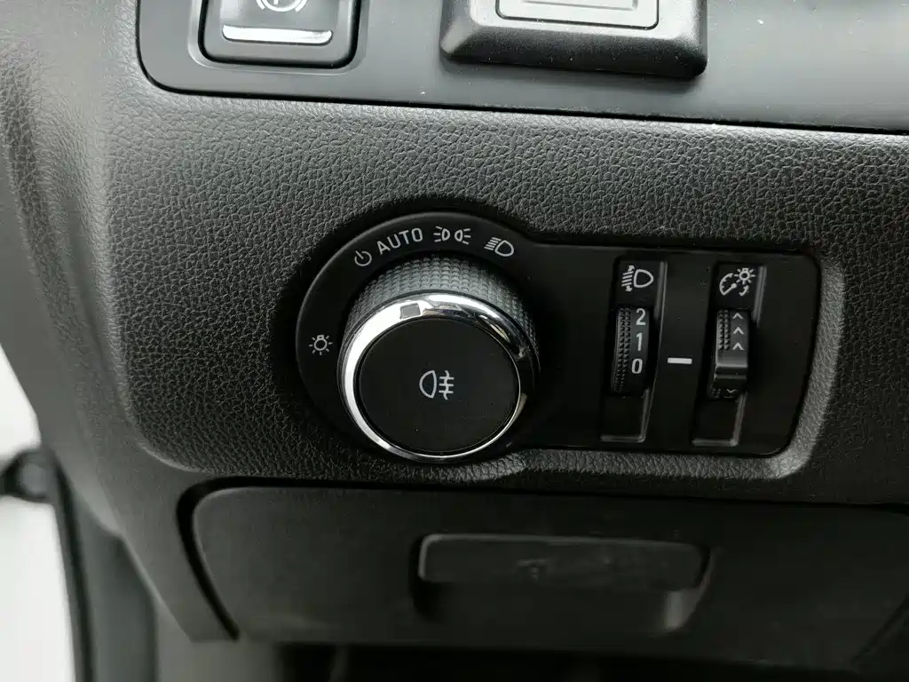 Фото 21 - Buick GL6