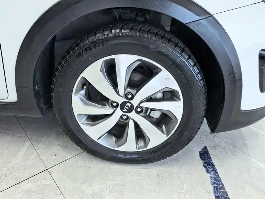 Kia KX CROSS 2020 2019 1.6L Automatic Smart Sunroof Edition China VI