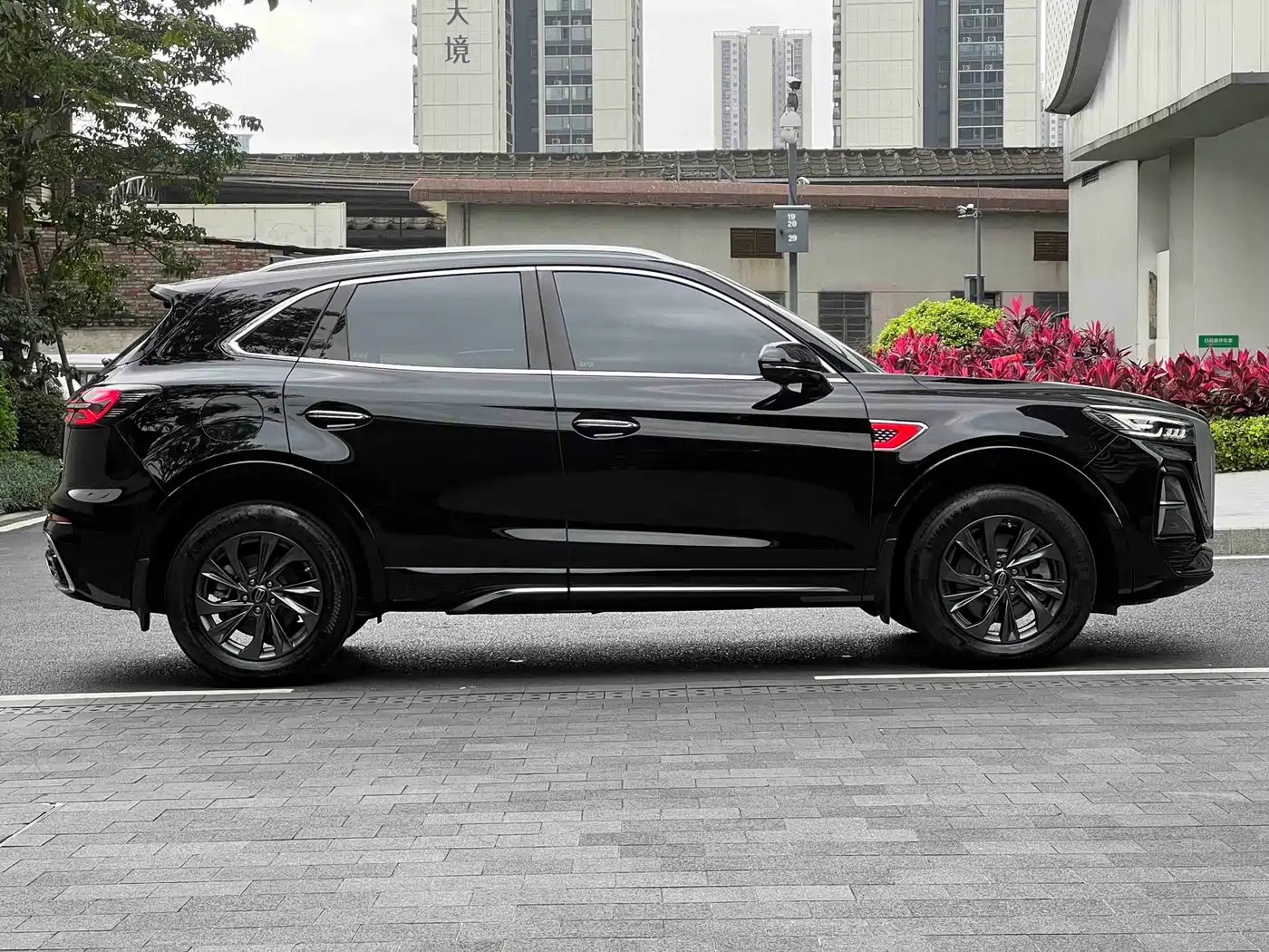 Hongqi HS5 2023 2.0T Flag Enjoy Pro Edition фото 8