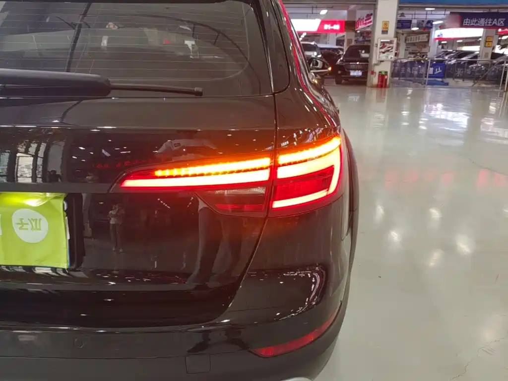 Audi A4 (Import) 2018 2017 45 TFSI allroad quattro Sport