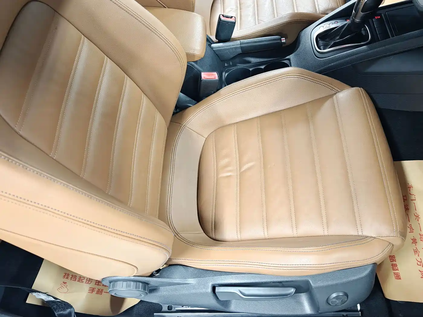 Volkswagen Scirocco 2012 2011 2.0TSI Luxury