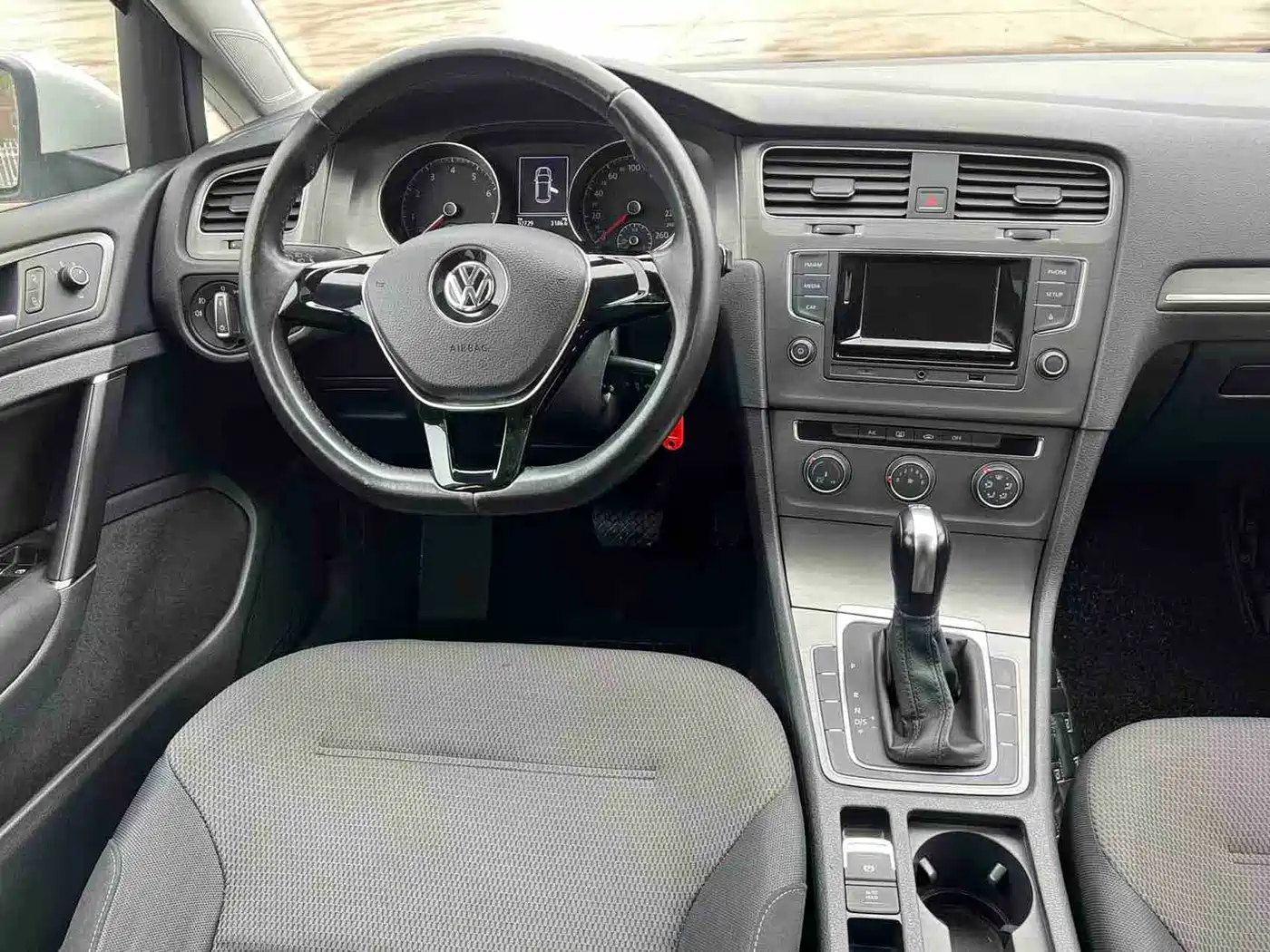 Volkswagen Golf 2016 230TSI Automatic Comfort фото 7