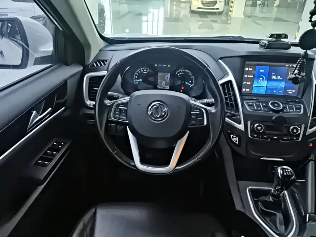 Dongfeng Aeolus Dongfeng Fengshen AX7 2015 2015 2.0L Manual Zhiyi Edition