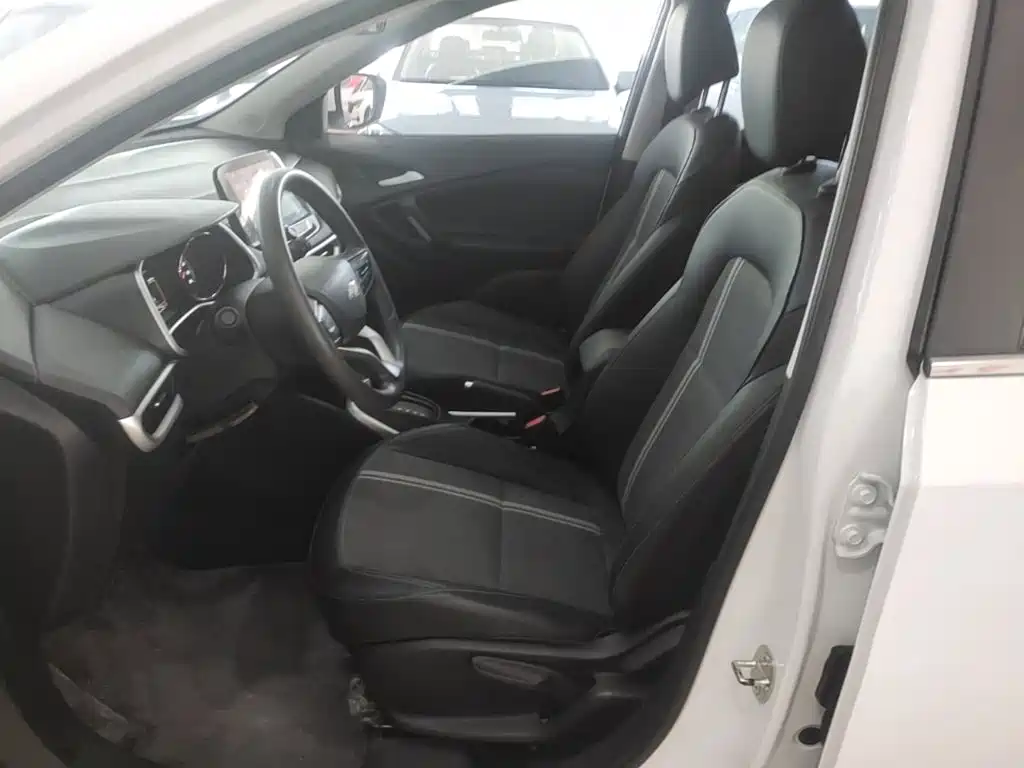 Chevrolet Trax 2021 2019 325T Auto Fun Edition China VI