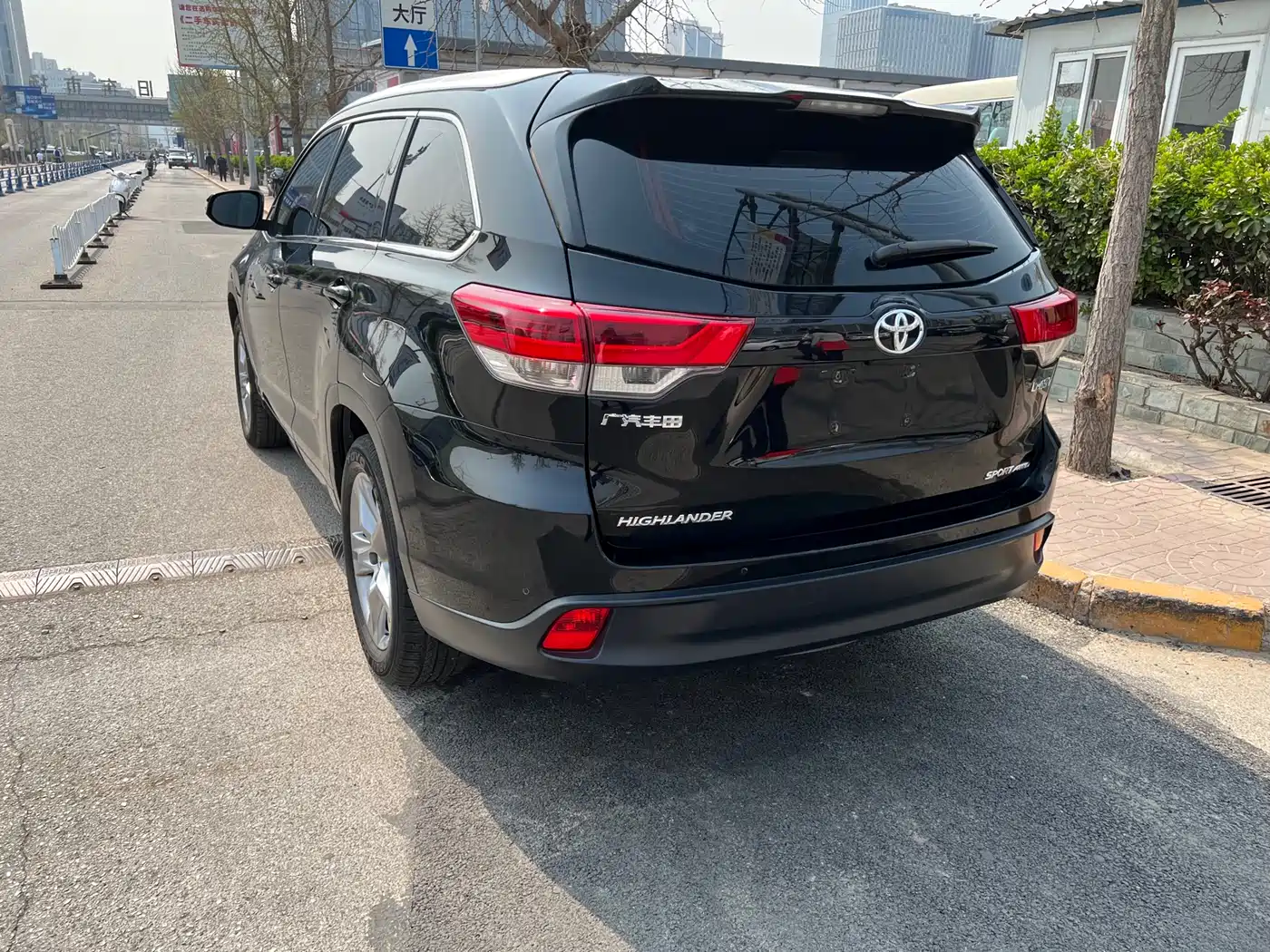 Toyota Highlander 2021 2.0T AWD Luxury 7-Seater фото 9