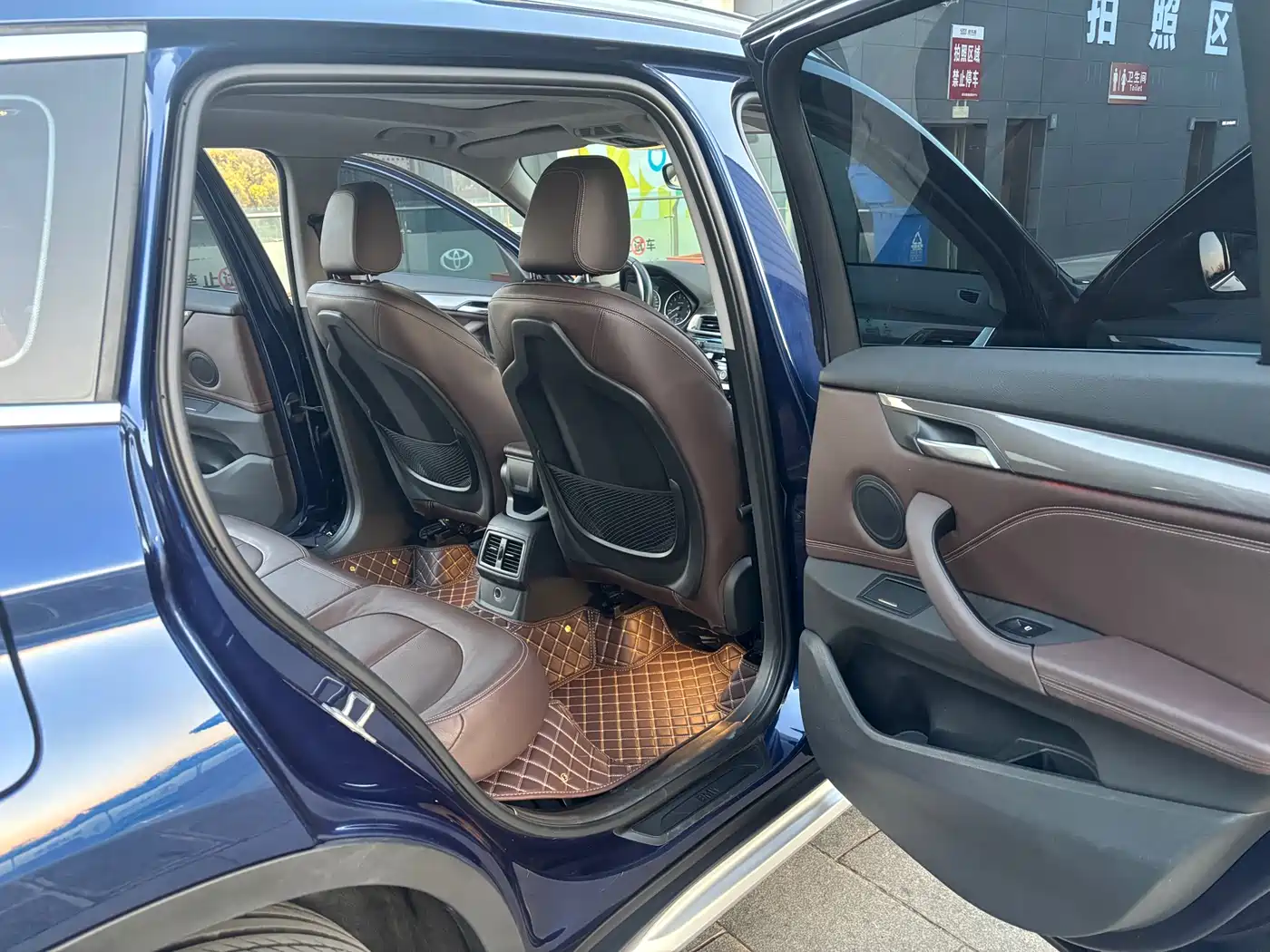 BMW X1 2018 sDrive18Li Premium Model фото 12