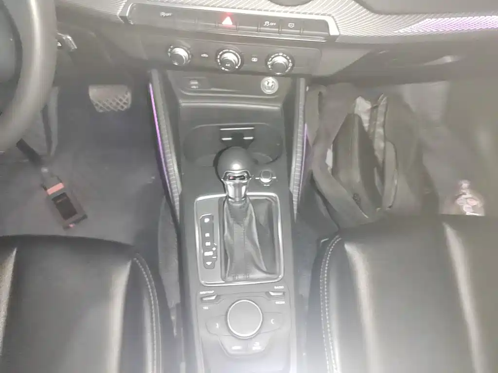 Audi Q2L 2019 2018 35 TFSI Launch Exclusive Edition China VI