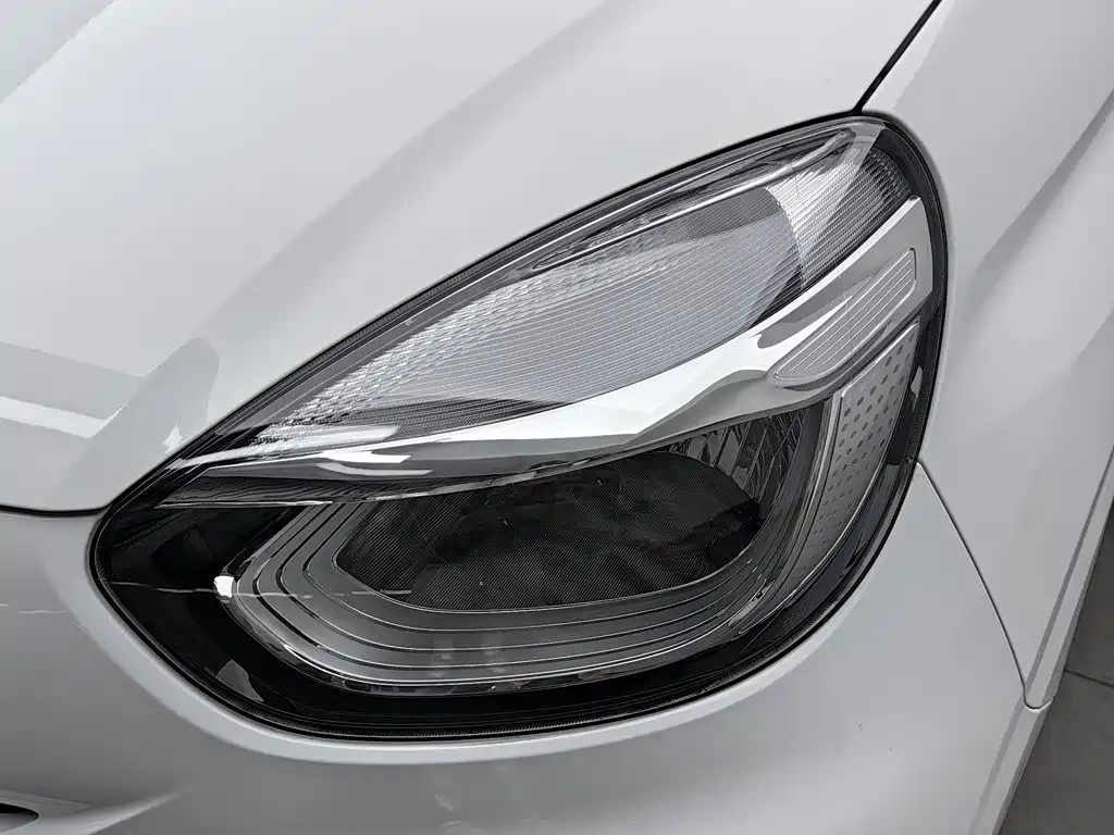 Фото 7 - Roewe Clever