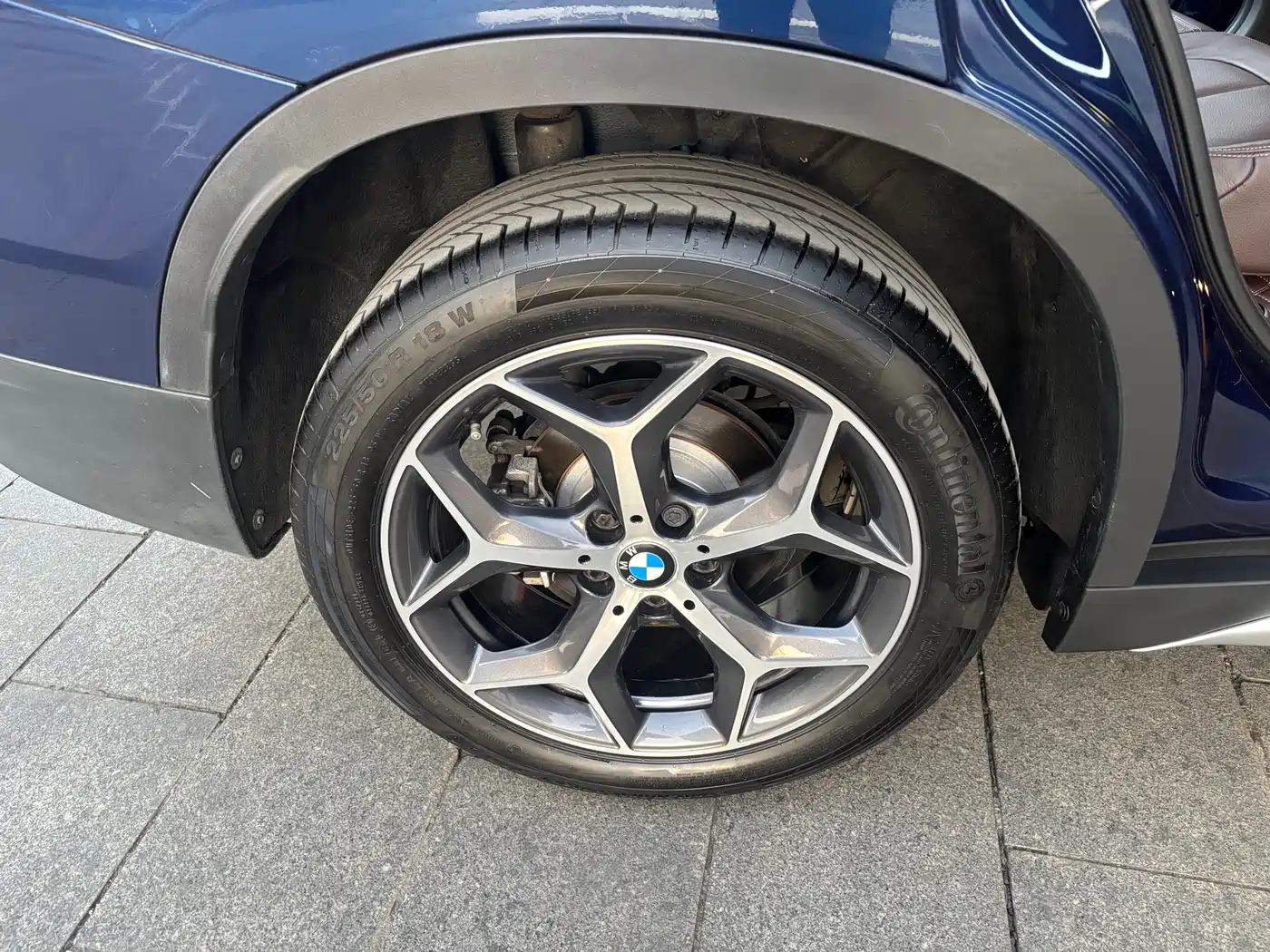 BMW X1 2018 sDrive18Li Premium Model фото 18