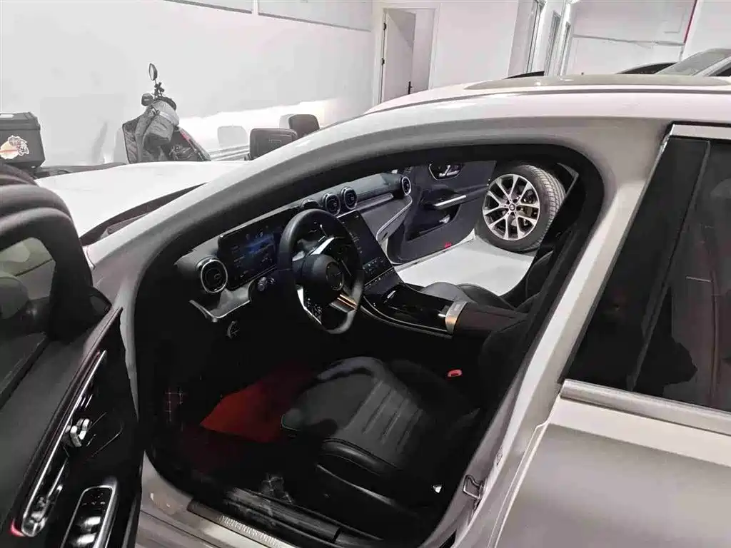 Mercedes-Benz C-Class 2024 C 200 L Sport Edition фото 3