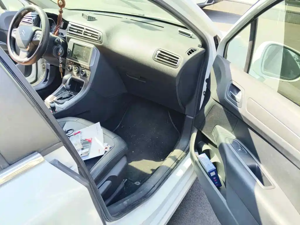 Citroën C4 C-Quatre 2016 2016 1.6L Automatic Luxury Model
