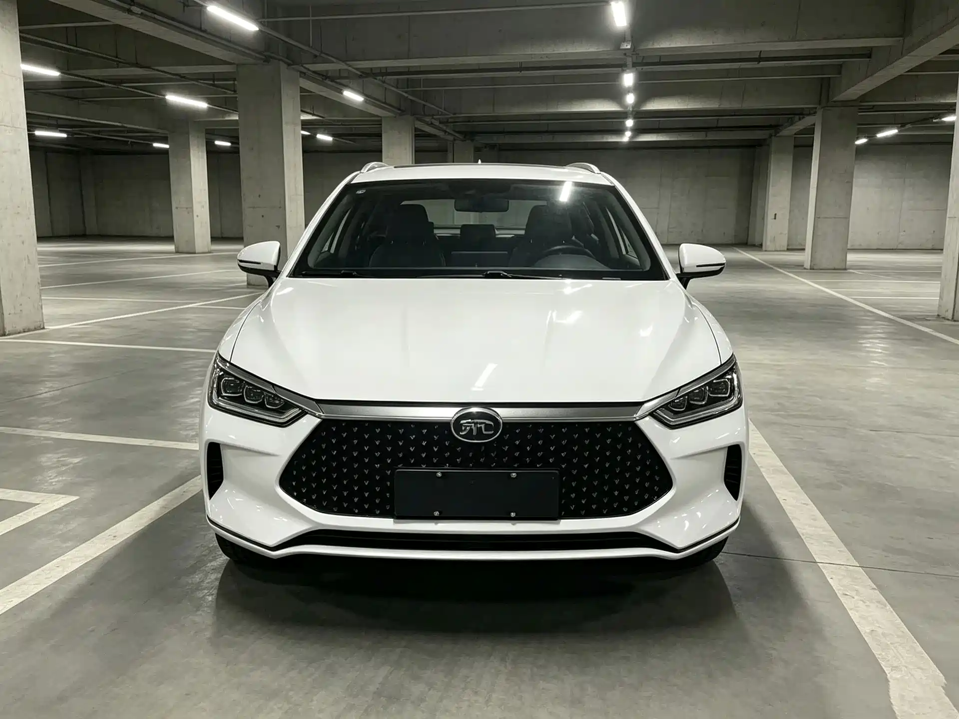Фото 2 - BYD e2