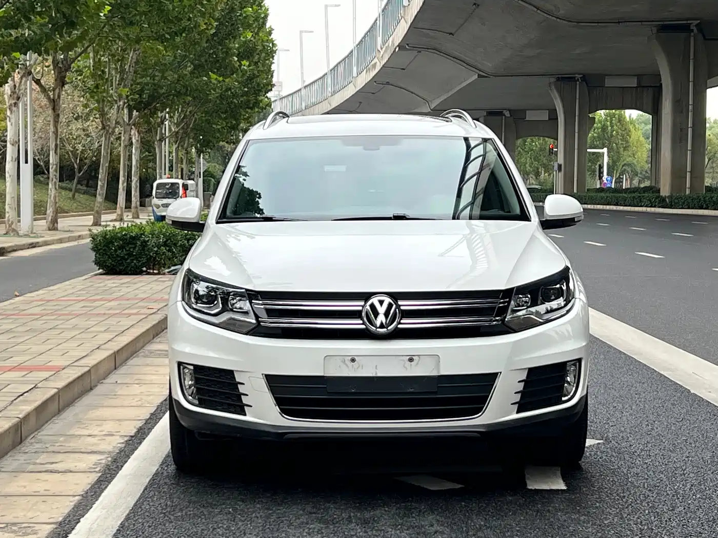 Volkswagen Tiguan 2015 1.8TSI Automatic 4WD Highline фото 2