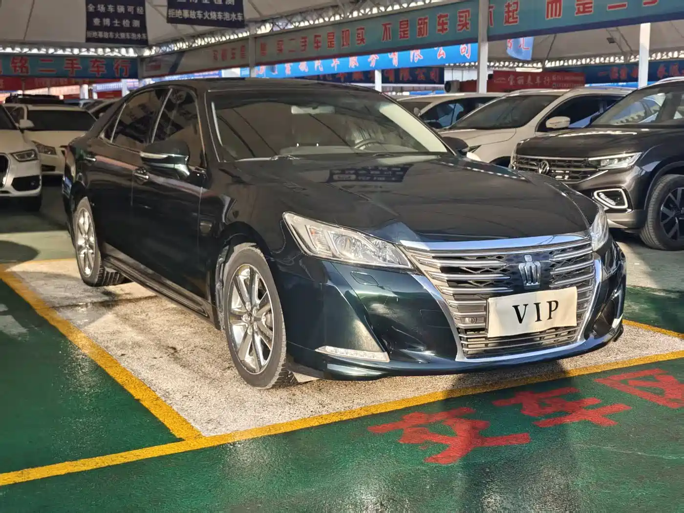 Toyota Crown 2015 2.0T Fashion фото 3