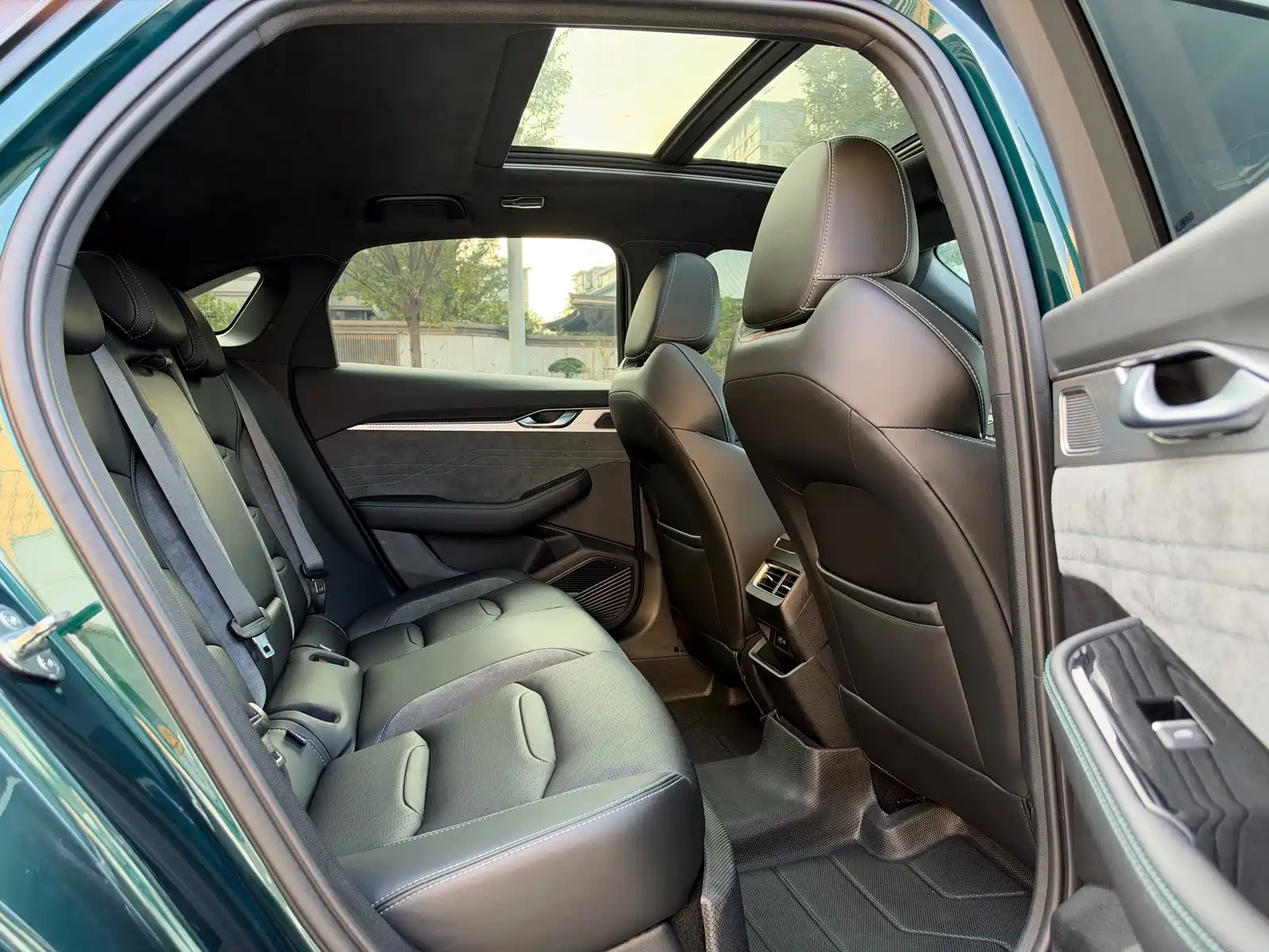 Фото 8 - Geely Preface