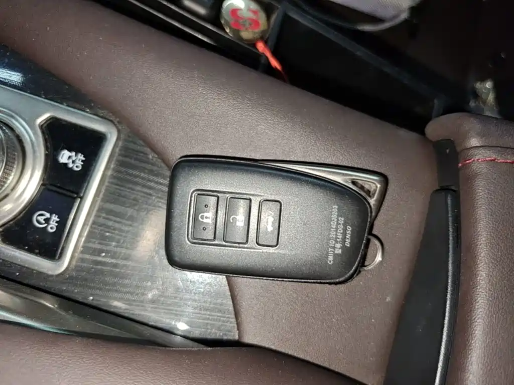 Фото 9 - Lexus RX