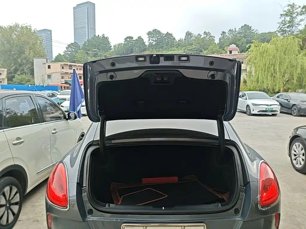 Ora Lightning Cat 2022 2022 555km Premium Edition