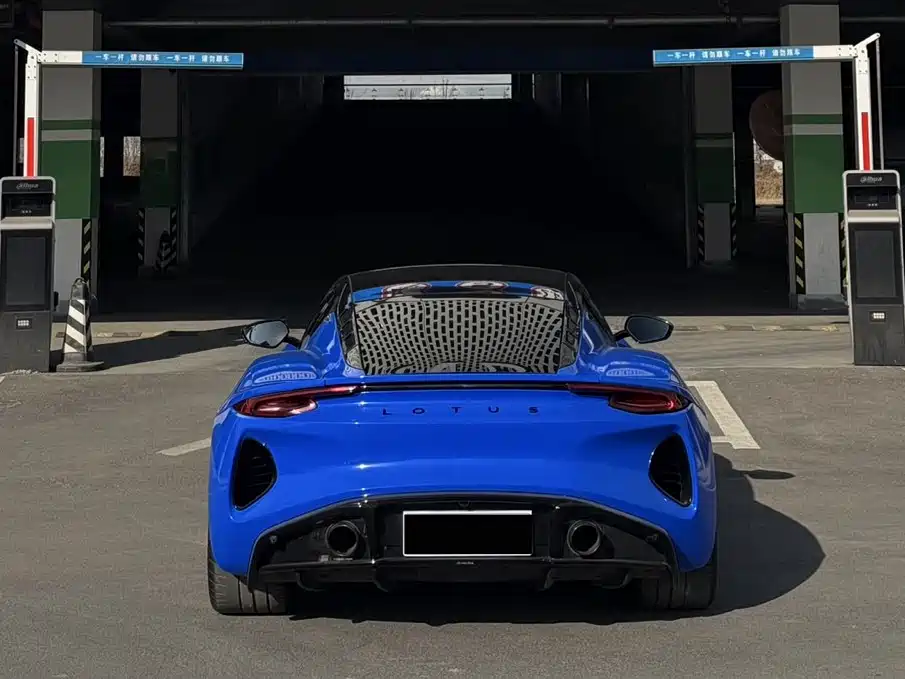 Lotus Cars EMIRA 2021 2.0T DCT First Edition фото 6