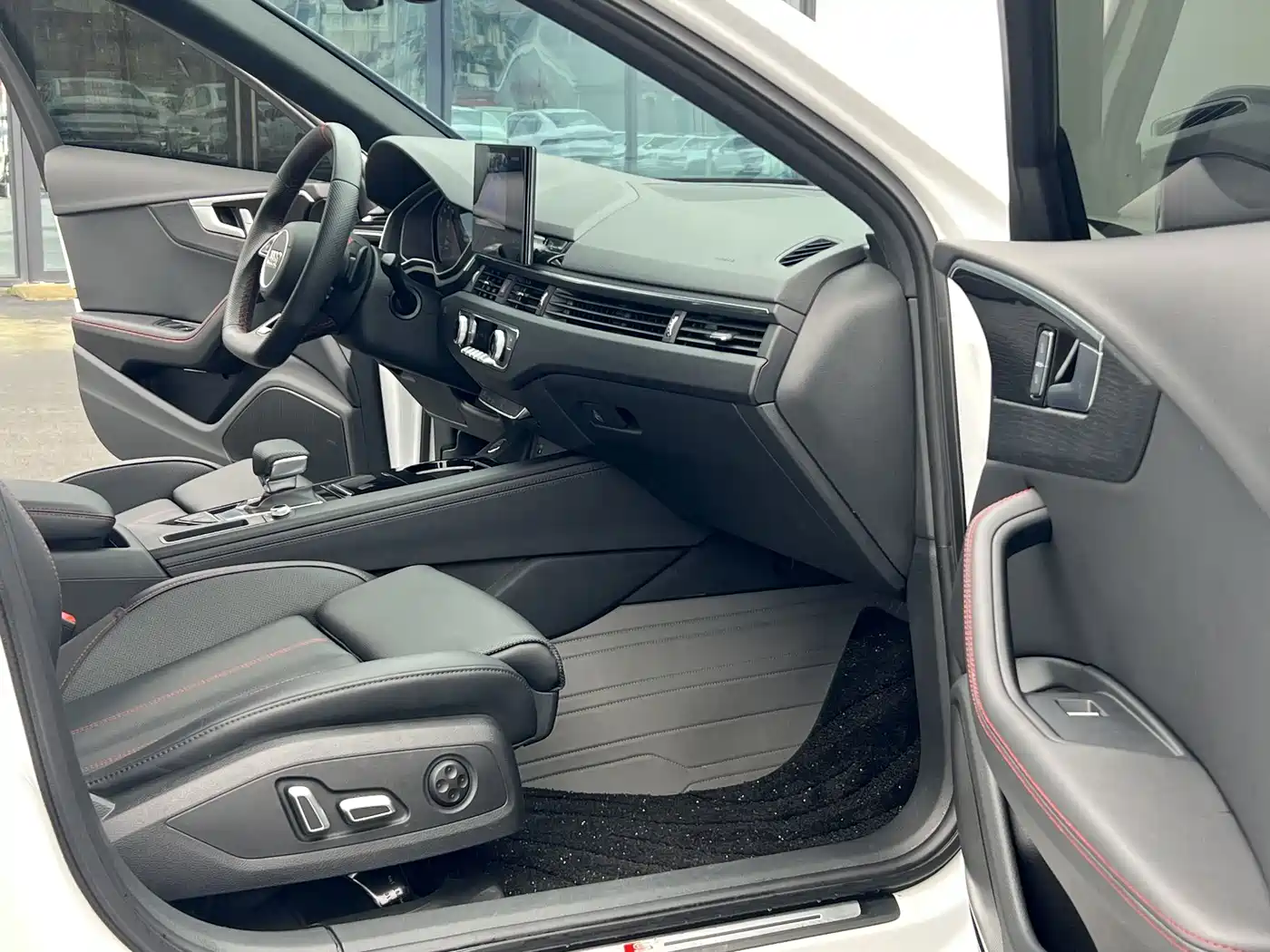 Audi A4L 2025 2024 40 TFSI Luxury Dynamic