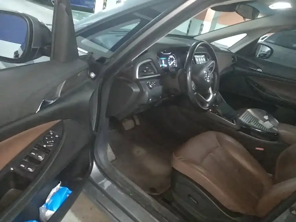 Фото 16 - Buick GL6