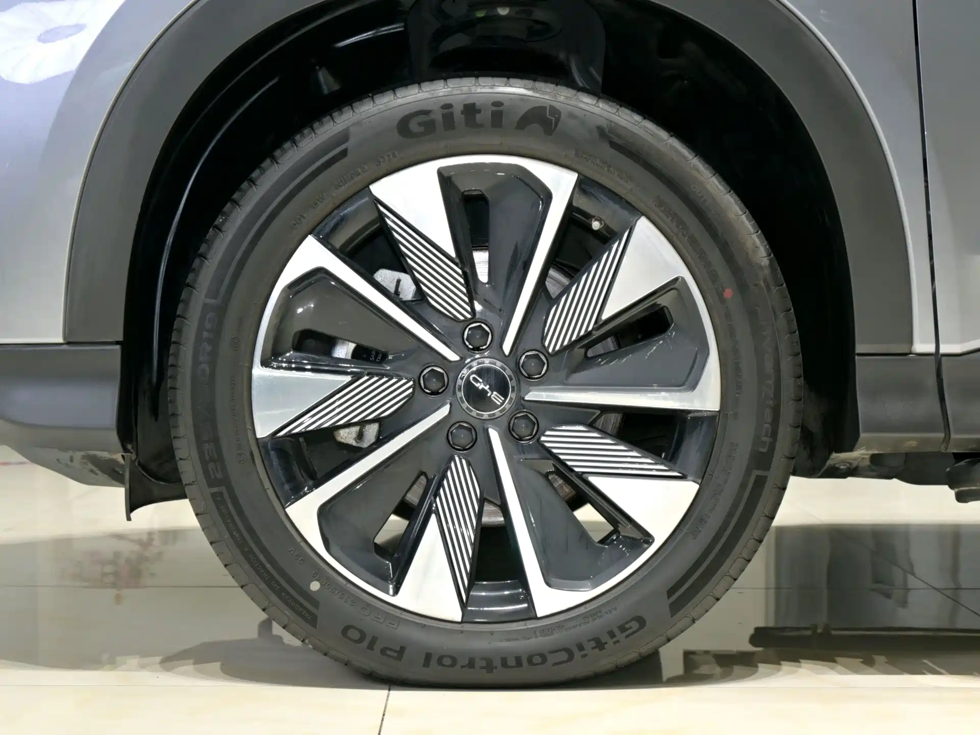 Photo 24 - BYD Song PLUS PHEV