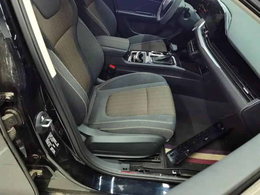 Besturn B70 2025 2025 Dragon Glory Edition 1.5T Premium